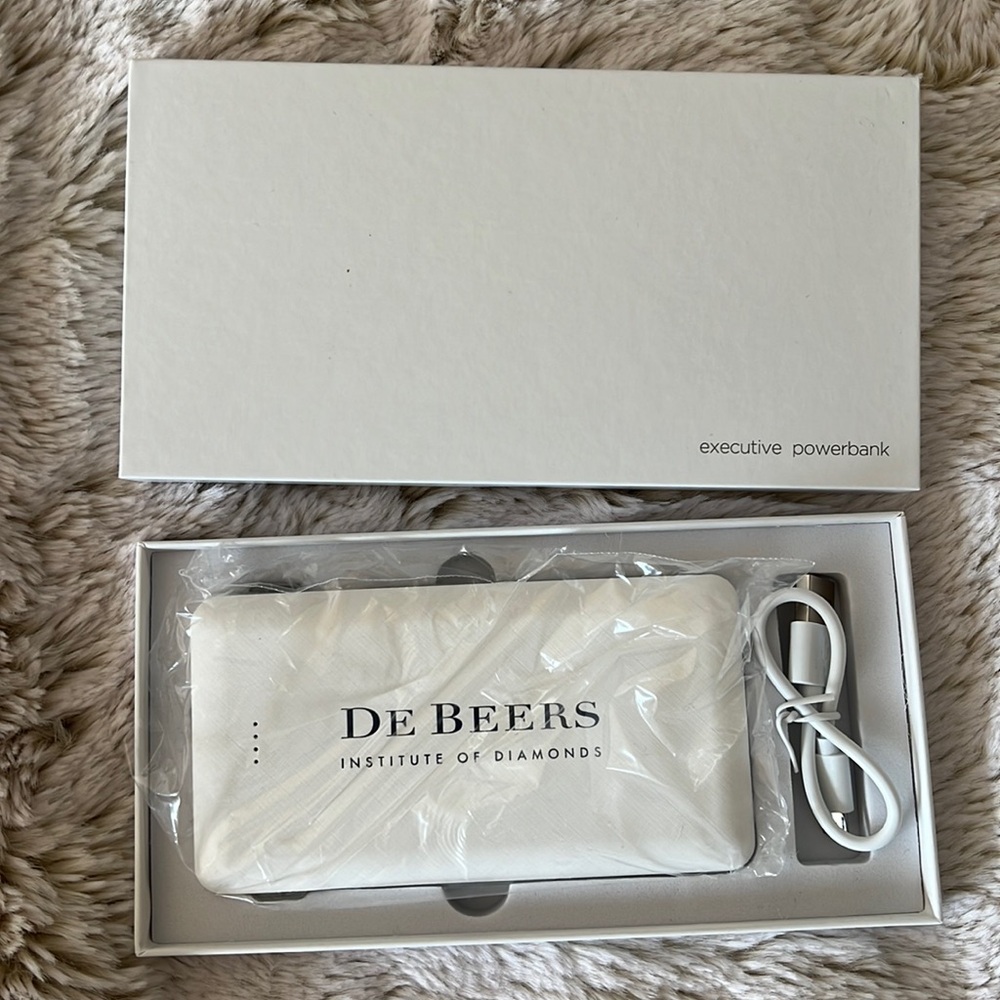 Electronics 'De Beers' Powerbank Portable Charger